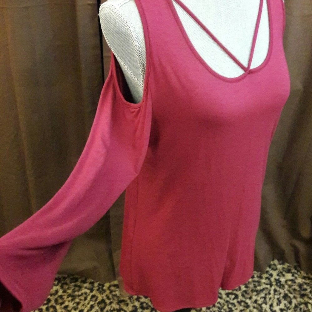 ELAN Women's COLD SHOULDER Blouse Top LS Fun Sassy NWT Large